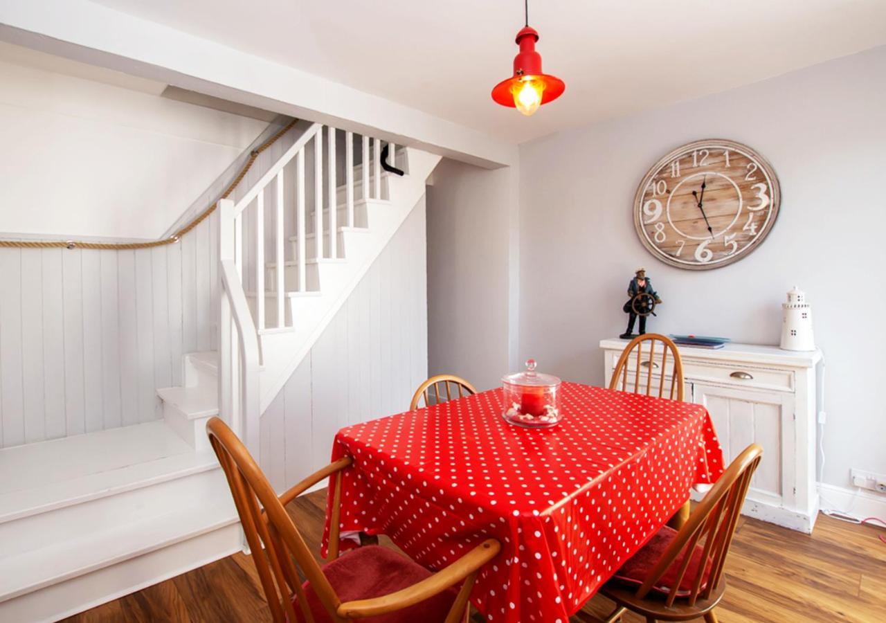 Seashell Cottage Дийл Екстериор снимка