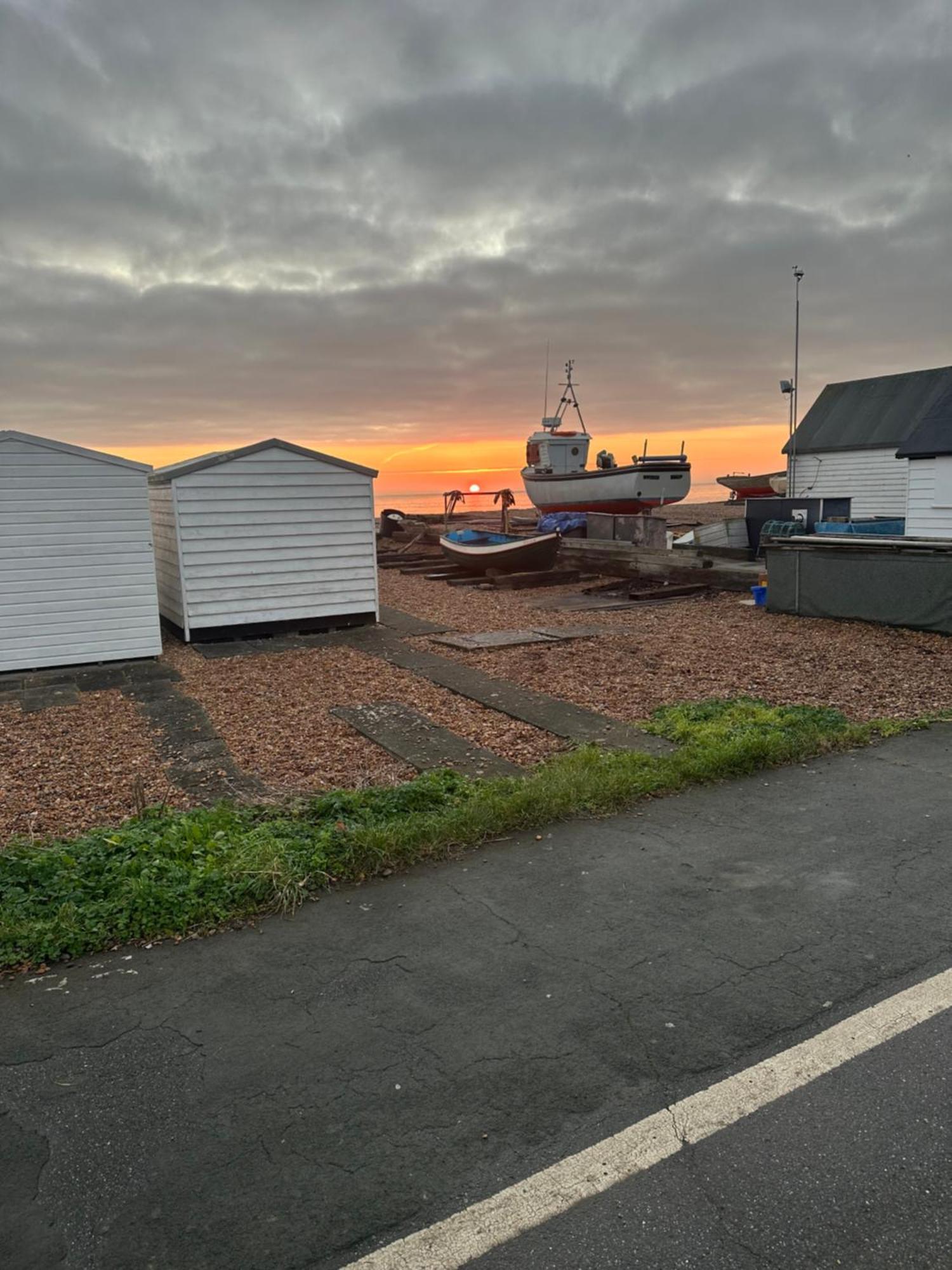 Seashell Cottage Дийл Екстериор снимка